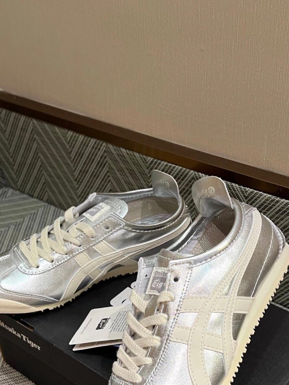 Women’s Onitsuka Tiger Mexico 66 Silver White Metallic Retro Sneakers - Picture 2 of 10